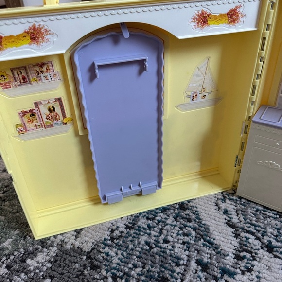 Vintage Barbie Mattel Grandma's Kitchen Fold Up Dollhouse Playset Incomplete - Picture 8 of 16
